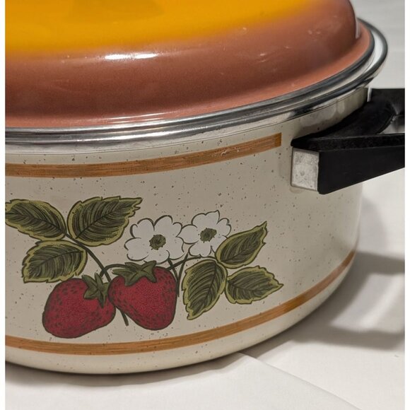 Strawberry Enamel Stew Pot Lid 6 Quart Yellow White Retro Cookware Vintage - Picture 7 of 16